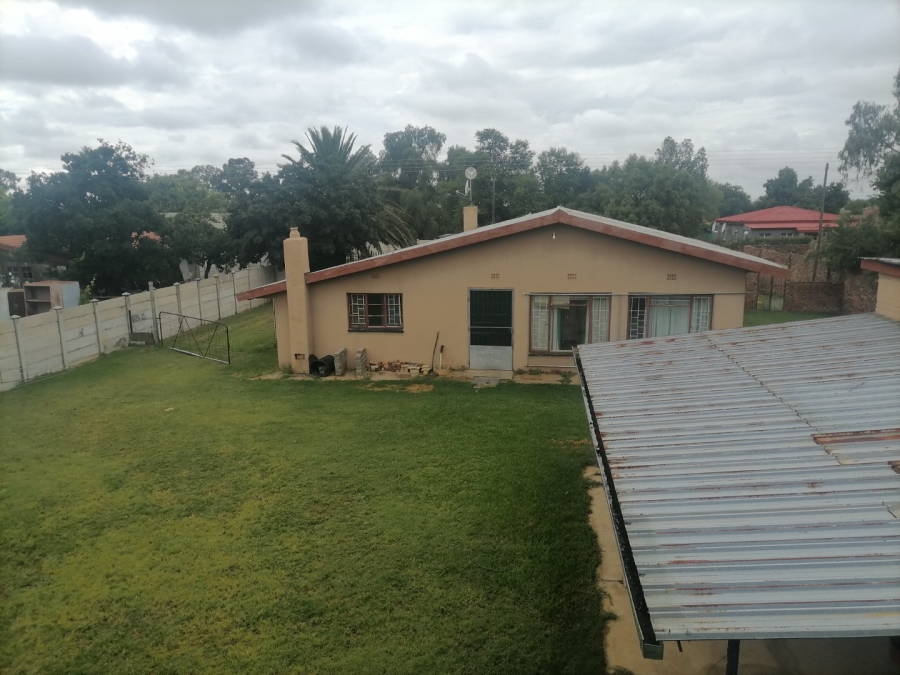 4 Bedroom Property for Sale in Leeudoringstad North West